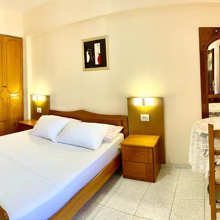 Vila Yasmin 38 Sarandë 外观 照片